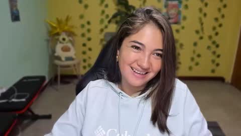 Snapshot of littleprety6969 chatting on February 20, 6:26 am Mia Wednesday to Sunday 730 am to 1030 am Colombian Hour D online show from February 20, 6:26 am