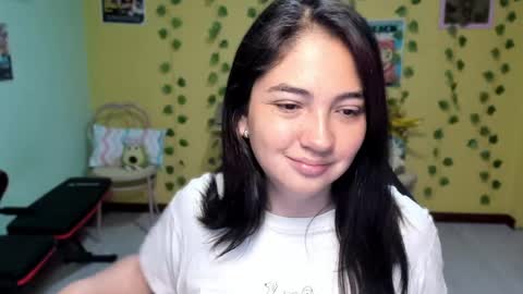 Snapshot of littleprety6969 chatting on May 14, 4:30 am Mia Wednesday to Sunday 730 am to 1030 am Colombian Hour D online show from May 14, 4:30 am