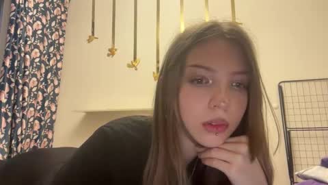 littleprincess3000 online show from April 4, 2:47 pm