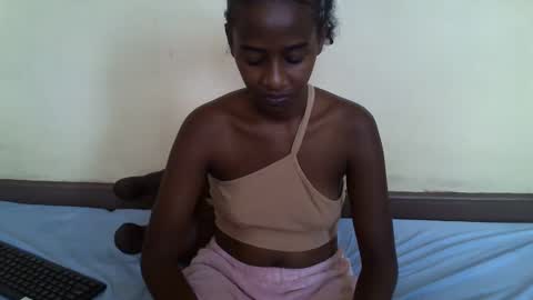 littlesandie online show from February 17, 12:05 pm