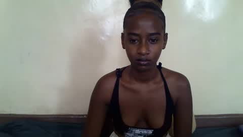 littlesandie online show from February 24, 5:43 am