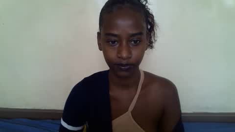 littlesandie online show from November 10, 5:28 am