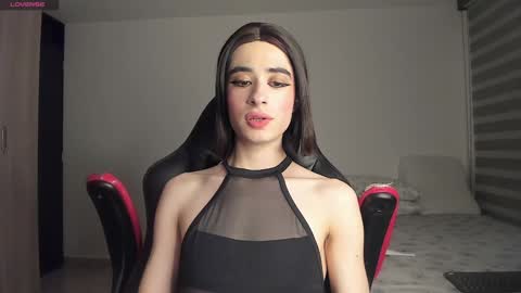 Sofi online show from December 4, 1:25 am