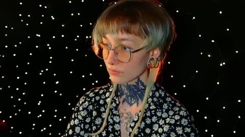 Snapshot of littlespacemouse chatting on December 21, 2:15 pm Niki free tg channel with some photos gifs and info about streams online show from December 21, 2:15 pm