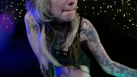 Niki  free tg channel with some photos gifs and info about streams  online show from March 19, 12:58 am