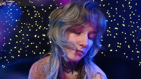 Niki  free tg channel with some photos gifs and info about streams  online show from April 15, 7:58 pm