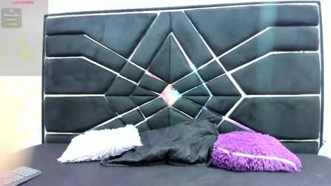 Snapshot of littlesussyy chatting on September 19, 11:44 am Sussy  online show from September 19, 11:44 am