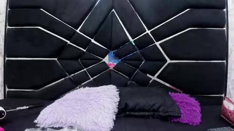 Snapshot of littlesussyy chatting on October 21, 12:17 pm Sussy  online show from October 21, 12:17 pm