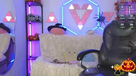 littlevixen18 online show from October 16, 2:40 pm