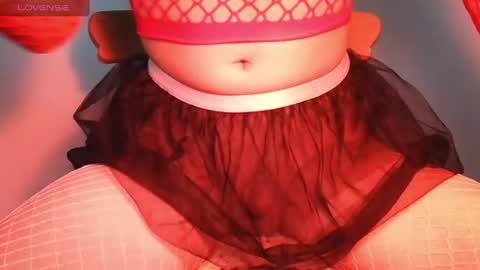 Snapshot of littlwill chatting on June 16, 4:42 pm Little Willa online show from June 16, 4:42 pm