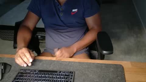 Snapshot of livetribber chatting on April 3, 1:09 pm livetribber online show from April 3, 1:09 pm