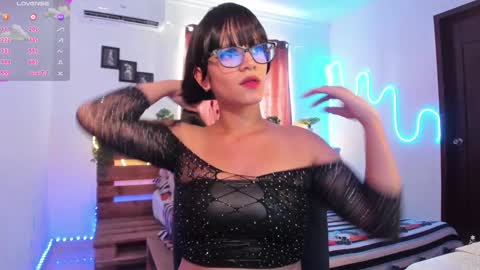 Snapshot of livfabi_ chatting on December 31, 4:57 pm Livfabi  online show from December 31, 4:57 pm