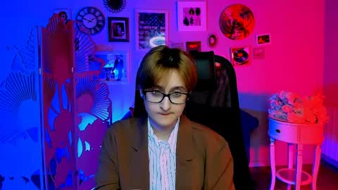 Snapshot of lixeluna chatting on April 7, 6:36 am LixeLuna online show from April 7, 6:36 am
