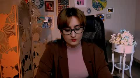 Snapshot of lixeluna chatting on April 8, 6:24 am LixeLuna online show from April 8, 6:24 am