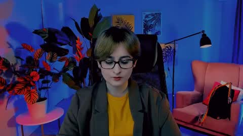 Snapshot of lixeluna chatting on April 16, 6:47 am LixeLuna online show from April 16, 6:47 am