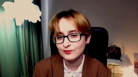 Snapshot of lixeluna chatting on May 5, 6:32 am LixeLuna online show from May 5, 6:32 am