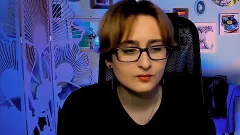 Snapshot of lixeluna chatting on May 12, 6:32 am LixeLuna online show from May 12, 6:32 am