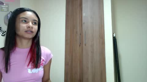 Snapshot of liz7skinny chatting on June 4, 10:27 pm Liz7skinny online show from June 4, 10:27 pm