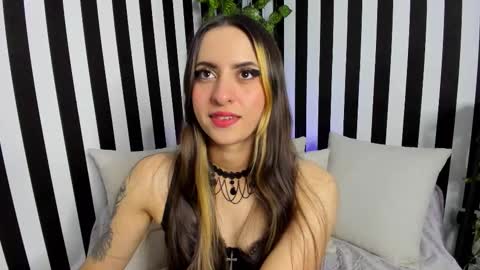 Liz  online show from December 3, 2:08 am