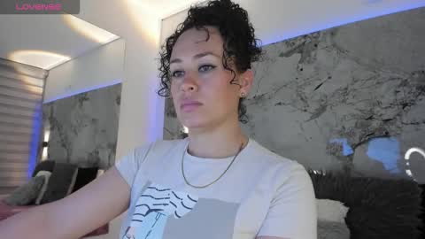 Liz  online show from September 19, 10:27 am