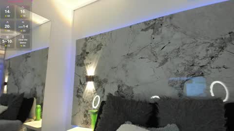 Liz  online show from October 24, 10:33 am