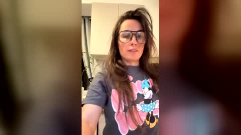 Liza online show from April 27, 5:22 pm