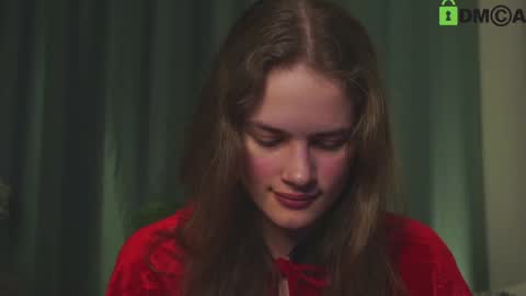 Snapshot of lizbethcoll chatting on December 24, 4:51 pm Sunnheart online show from December 24, 4:51 pm