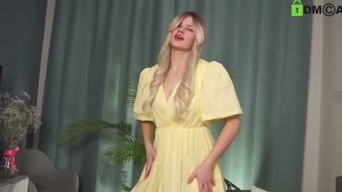 Snapshot of lizbethcoll chatting on January 21, 4:05 pm Sunnheart online show from January 21, 4:05 pm