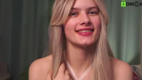 Snapshot of lizbethcoll chatting on January 31, 10:21 pm Sunnheart online show from January 31, 10:21 pm