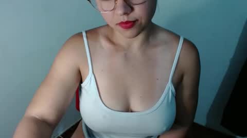 Snapshot of lizbodu chatting on December 19, 10:10 pm Lizze Bodu 3 online show from December 19, 10:10 pm