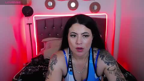 Snapshot of lizha_milf chatting on December 17, 6:53 pm Lizha online show from December 17, 6:53 pm