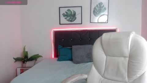 Snapshot of lizha_milf chatting on January 16, 2:30 pm Lizha online show from January 16, 2:30 pm