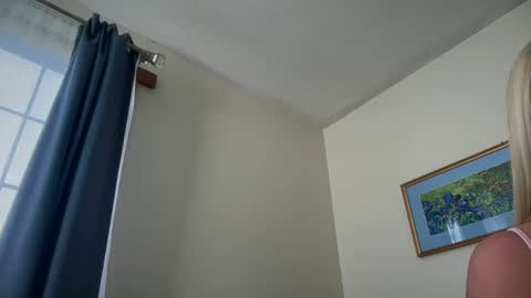 Snapshot of lizpurrxxx chatting on January 16, 12:02 am Liz Purr online show from January 16, 12:02 am