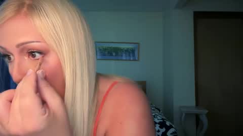 Snapshot of lizpurrxxx chatting on September 19, 7:03 pm Liz Purr online show from September 19, 7:03 pm