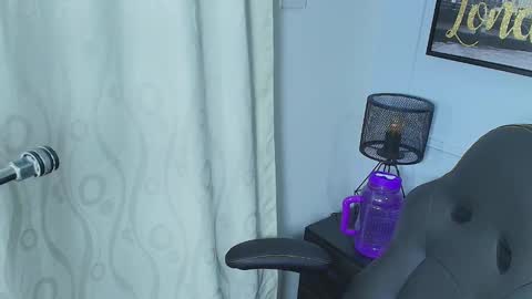 Snapshot of lizz_tender chatting on December 28, 12:35 pm Lizz online show from December 28, 12:35 pm