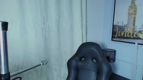 Snapshot of lizz_tender chatting on December 31, 11:20 am Lizz online show from December 31, 11:20 am