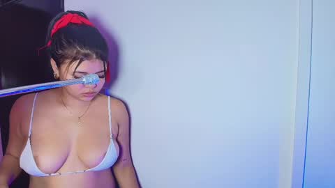 Snapshot of lizz_tender chatting on March 5, 11:49 am Lizz online show from March 5, 11:49 am