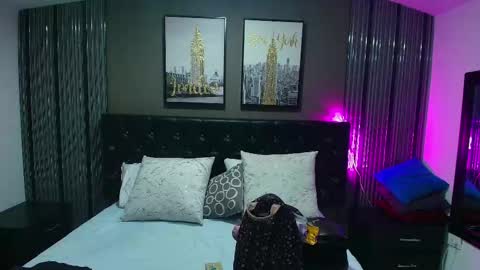 Snapshot of lizz_tender chatting on October 4, 11:52 am Lizz online show from October 4, 11:52 am