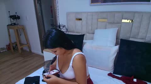 Snapshot of lizz_tender chatting on October 9, 11:52 am Lizz online show from October 9, 11:52 am