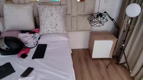 Snapshot of lizz_tender chatting on October 16, 12:50 pm Lizz online show from October 16, 12:50 pm