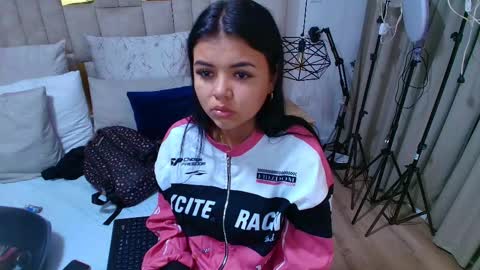 Snapshot of lizz_tender chatting on October 18, 11:44 am Lizz online show from October 18, 11:44 am