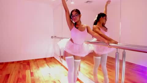 Snapshot of lizzakennedy chatting on July 1, 12:29 pm Lizza online show from July 1, 12:29 pm