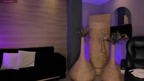 Lizzi  online show from December 19, 9:44 pm