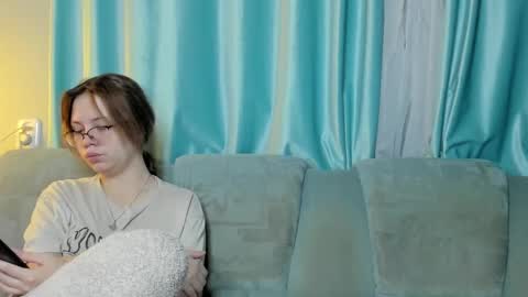 lizzi_muur online show from December 20, 4:25 pm