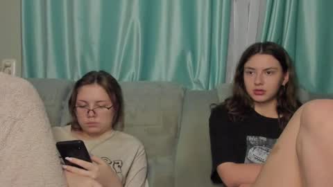 lizzi_muur online show from December 25, 7:56 pm