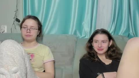 lizzi_muur online show from December 30, 7:11 pm