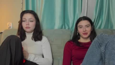 lizzi_muur online show from January 23, 9:50 pm