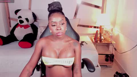 Snapshot of lizzy_joss chatting on February 1, 9:46 pm Lizzy Joss online show from February 1, 9:46 pm