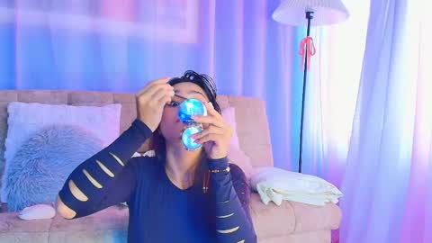 lizzy_kane online show from April 16, 8:20 pm