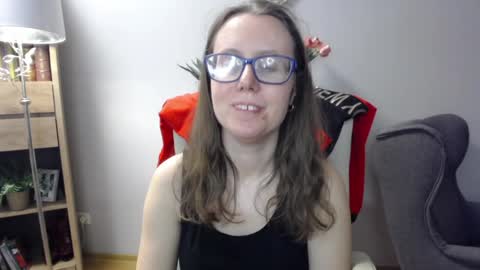 Snapshot of lizzy_sparkle chatting on April 22, 4:59 am Lizzy online show from April 22, 4:59 am
